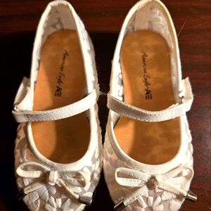 American Eagle Girl's Erin Flat Embroidered Shoes (Size-6)